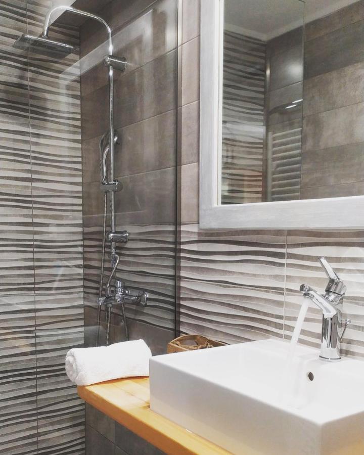 Guesthouse Mouses Калаврита Экстерьер фото