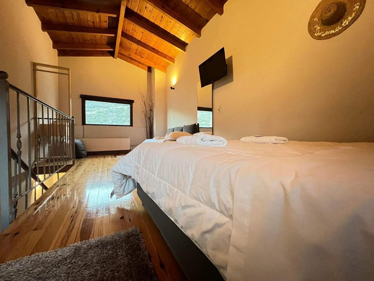 Guesthouse Mouses Калаврита Экстерьер фото