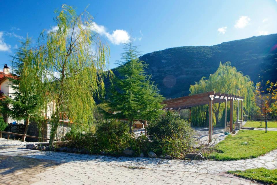 Guesthouse Mouses Калаврита Экстерьер фото