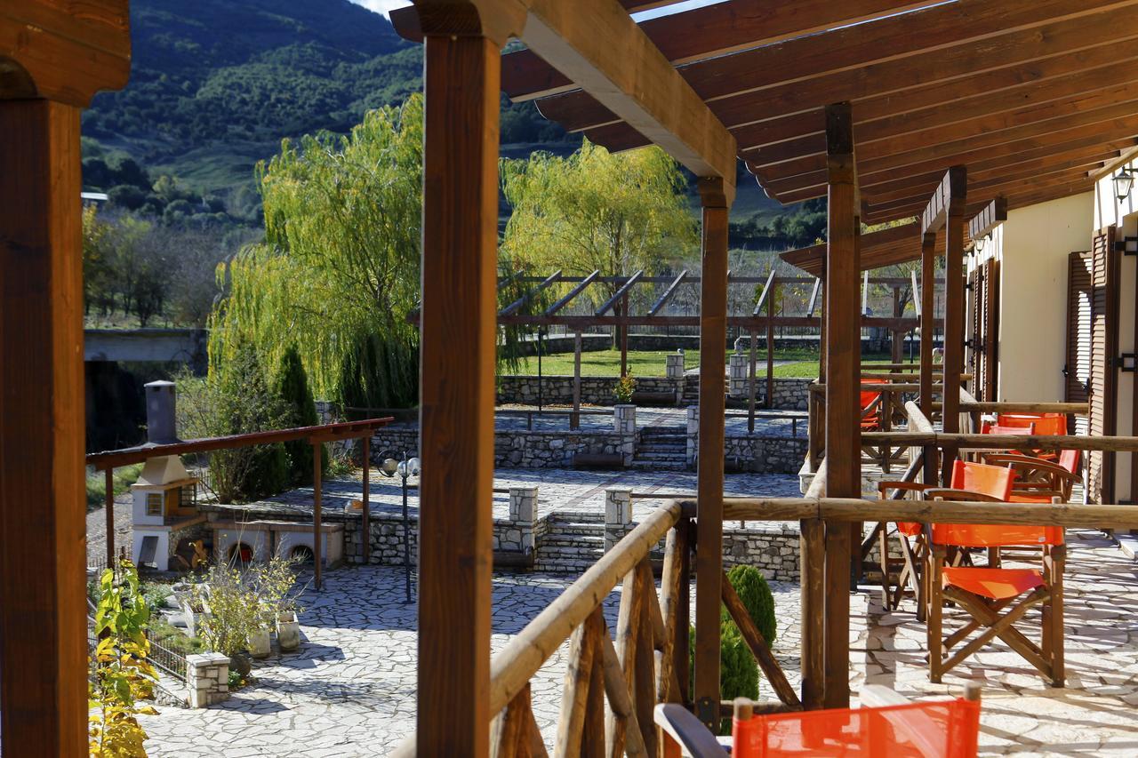 Guesthouse Mouses Калаврита Экстерьер фото