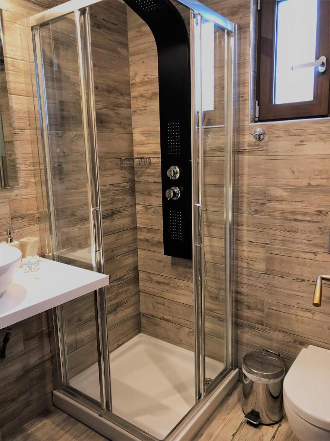 Guesthouse Mouses Калаврита Экстерьер фото