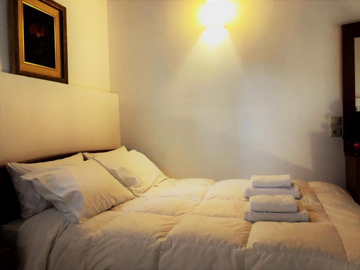 Guesthouse Mouses Калаврита Экстерьер фото